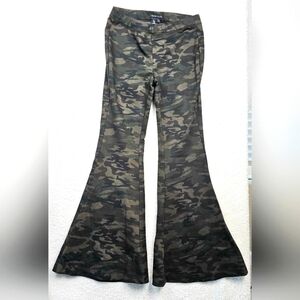 Peace of Cloth Camouflage Camelot Pant -Print Knit Size Small